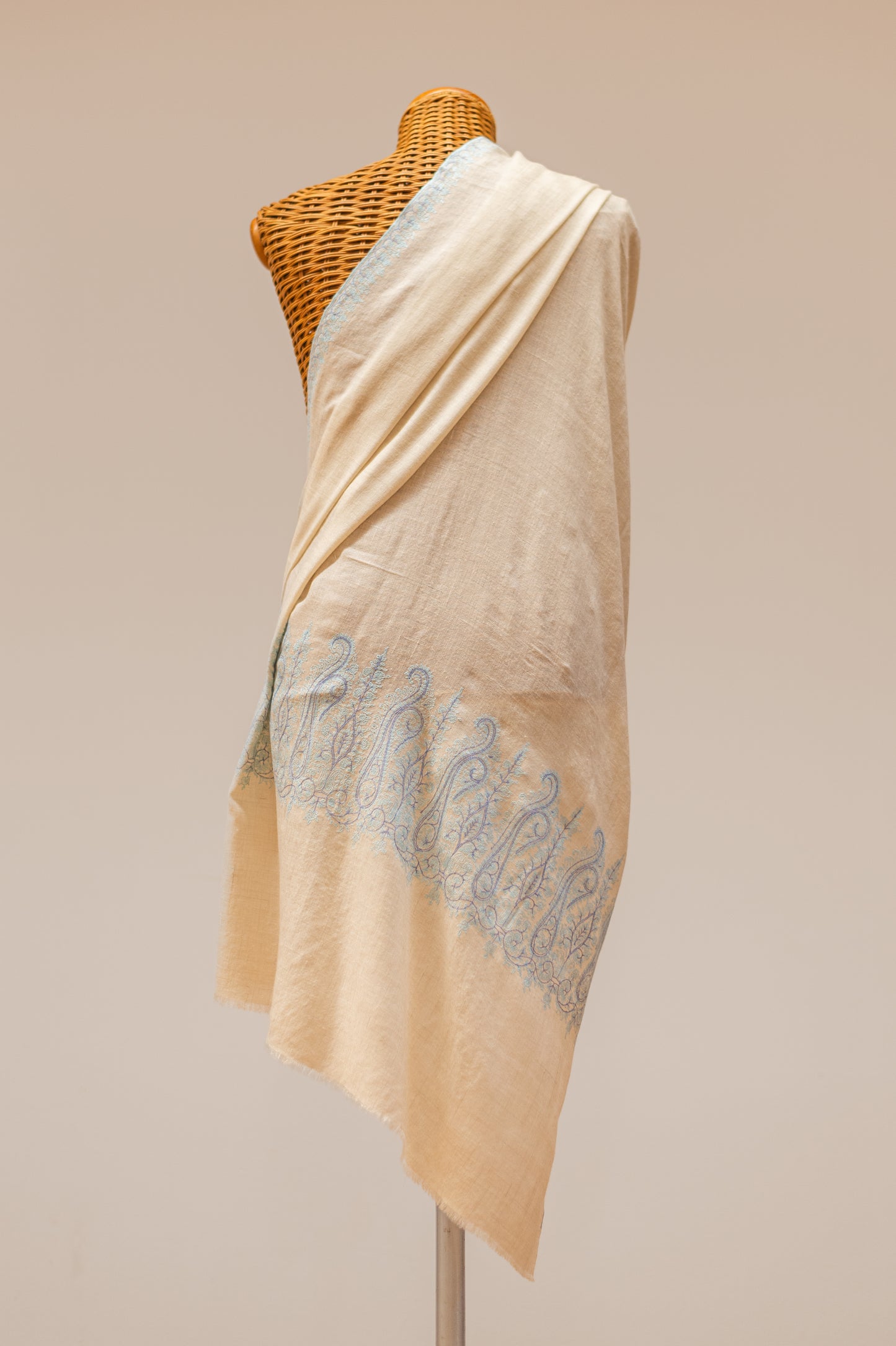 AQUA Pashmina Sozni Shawl