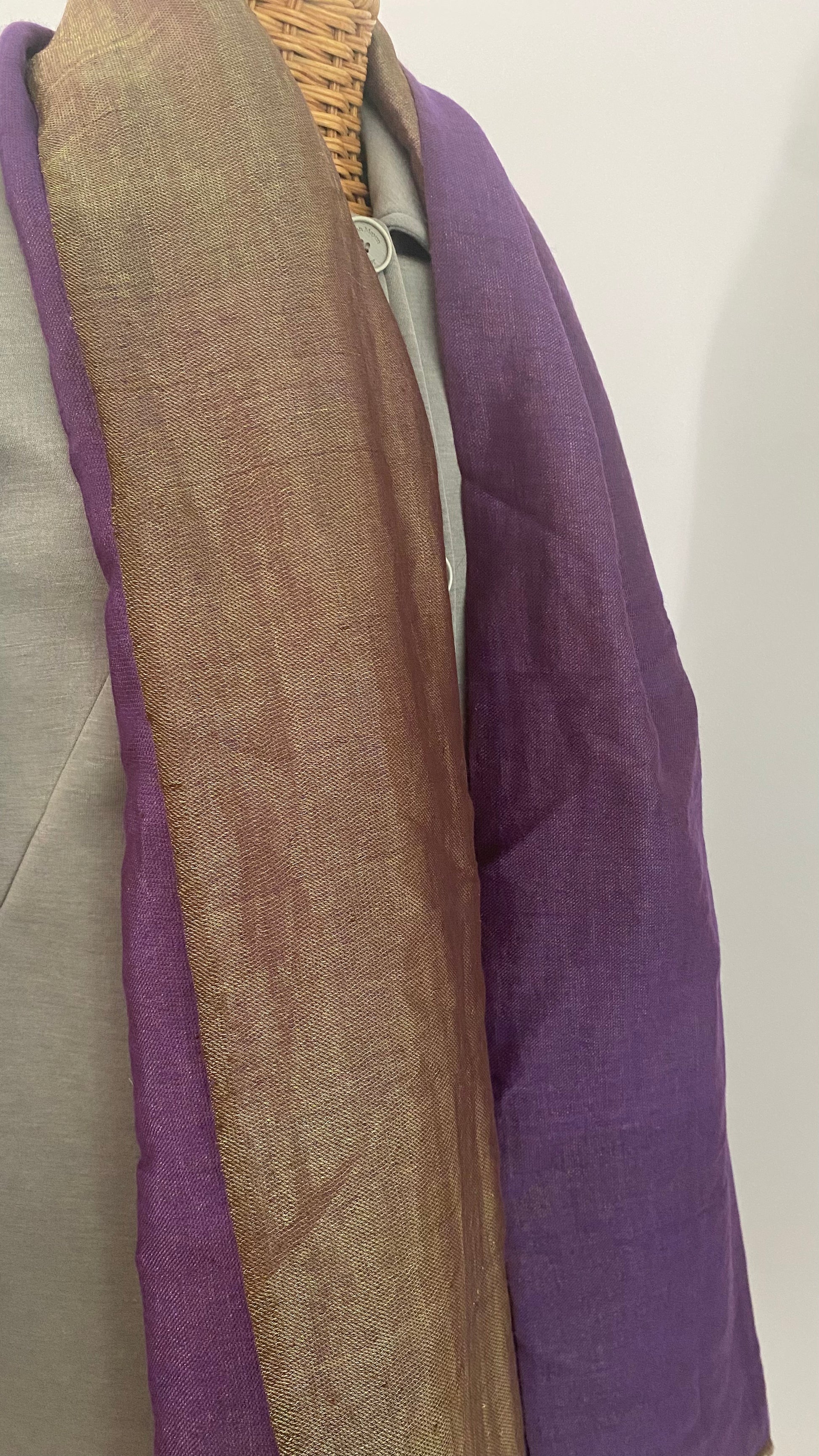 PUCE- Reversible Pashmina Indus Weavers